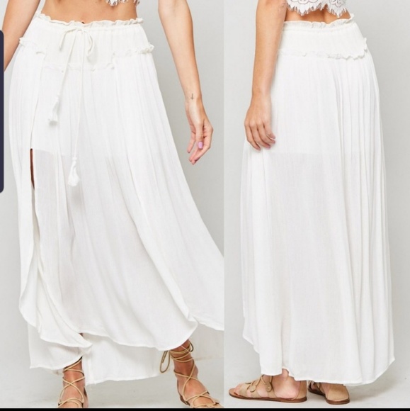 **LAST ONE**Slit Maxi Skirt with Tassle - Picture 2 of 3